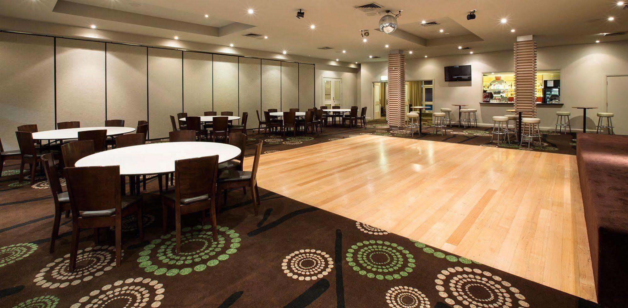 Nightcap At Waltzing Matilda Hotel Springvale Luaran gambar