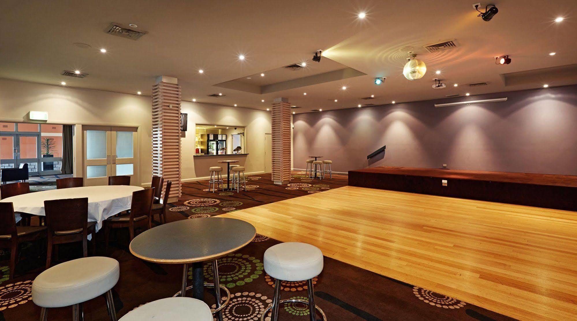 Nightcap At Waltzing Matilda Hotel Springvale Luaran gambar